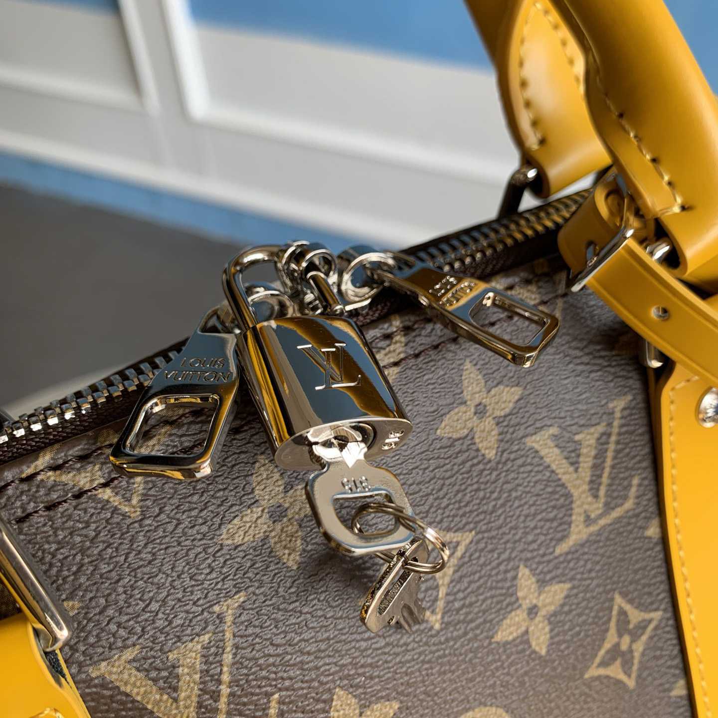 Louis Vuitton Keepall Bandoulière 50     M46771 - PerfectKickZ
