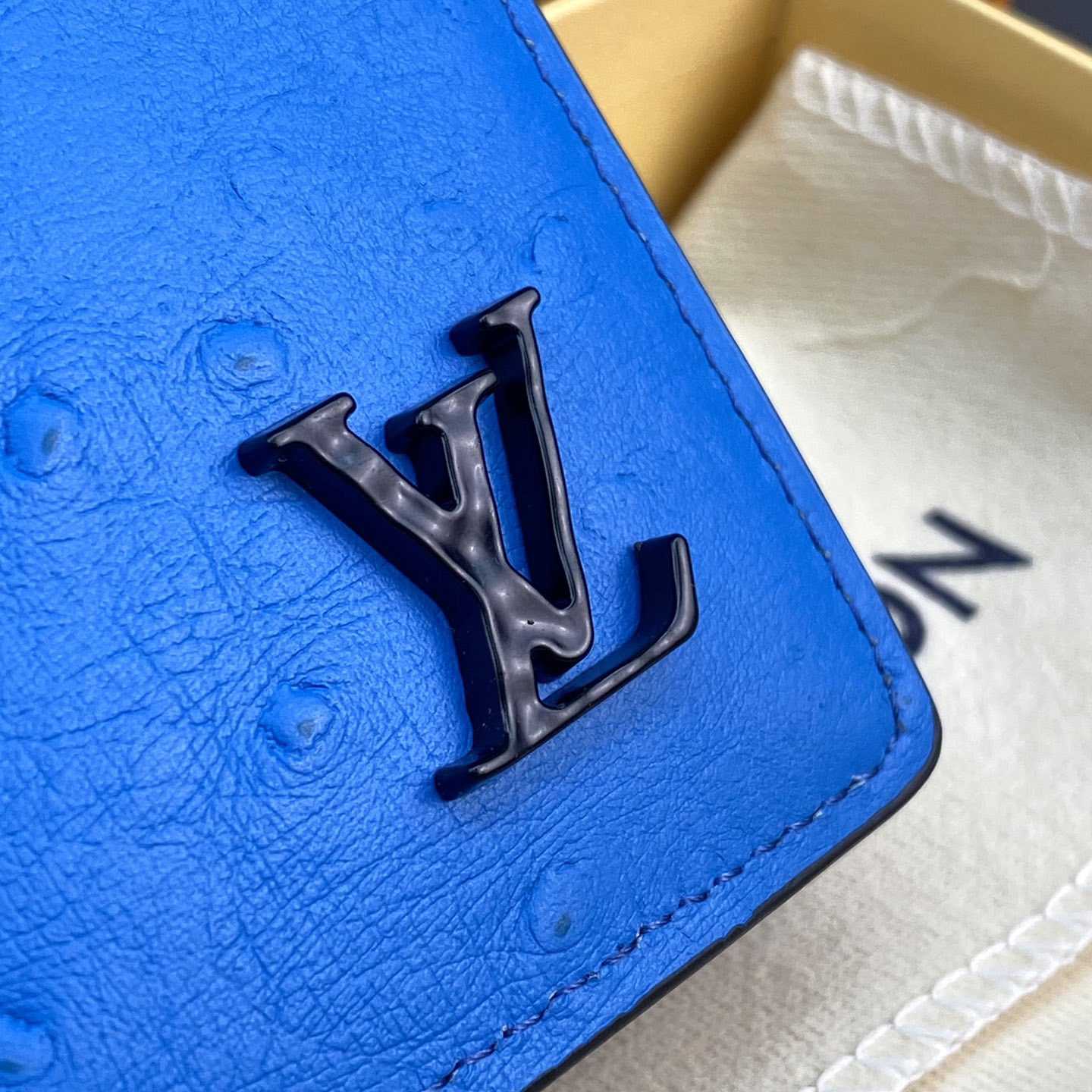 Louis Vuitton Wallet    8 x 11 x 1cm - PerfectKickZ