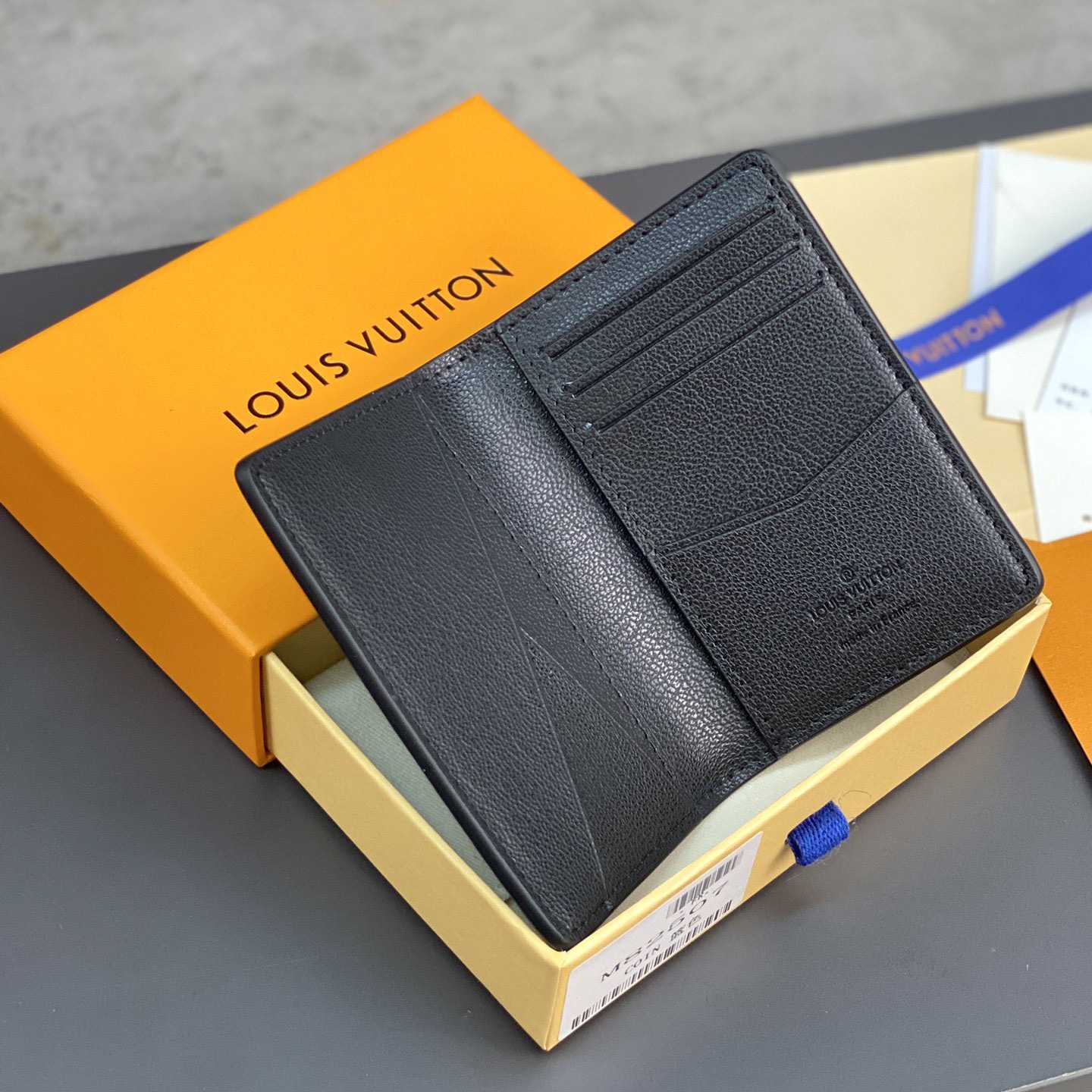 Louis Vuitton Wallet    8 x 11 x 1cm - PerfectKickZ