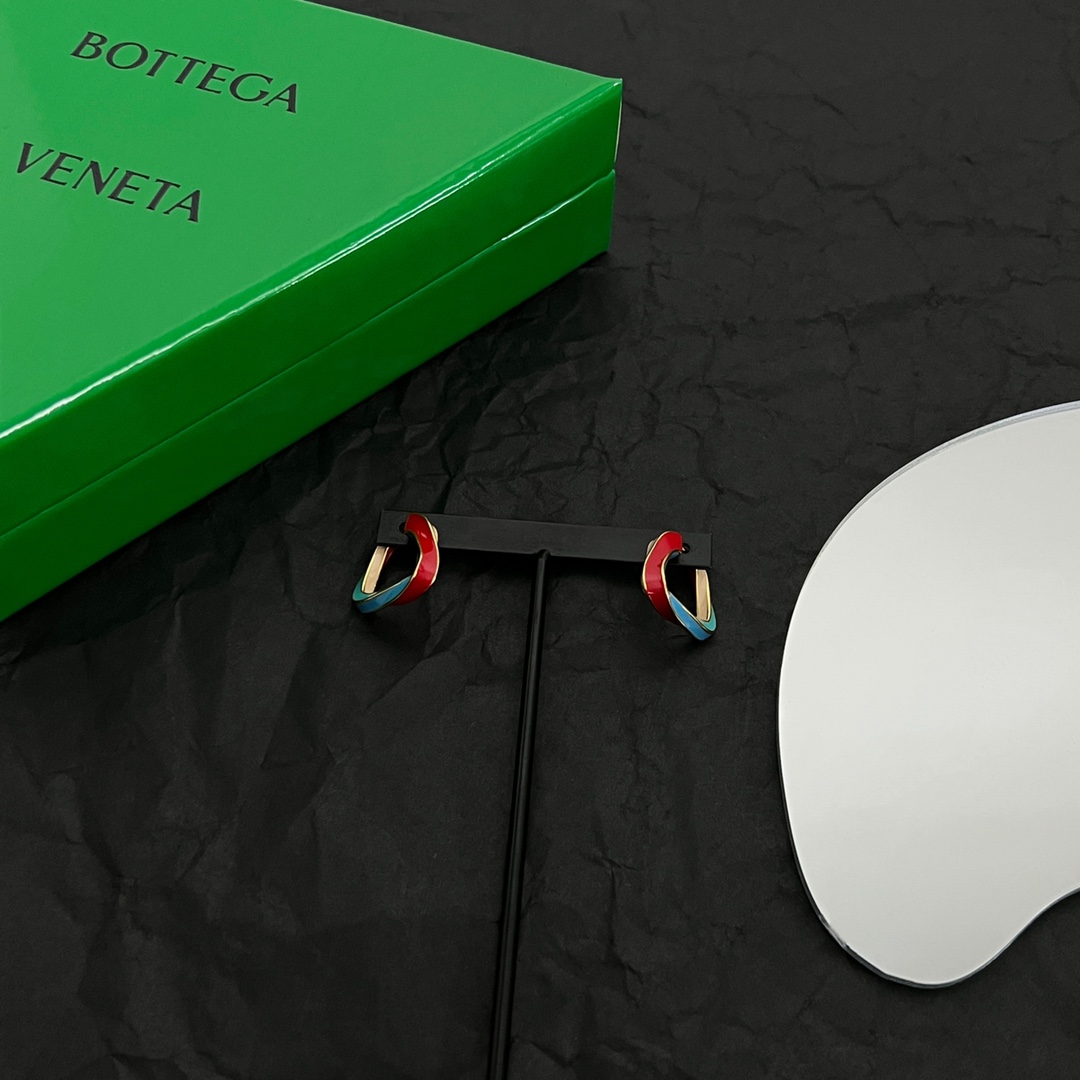 Bottega Veneta Twist Triangle Hoop Earrings - PerfectKickZ