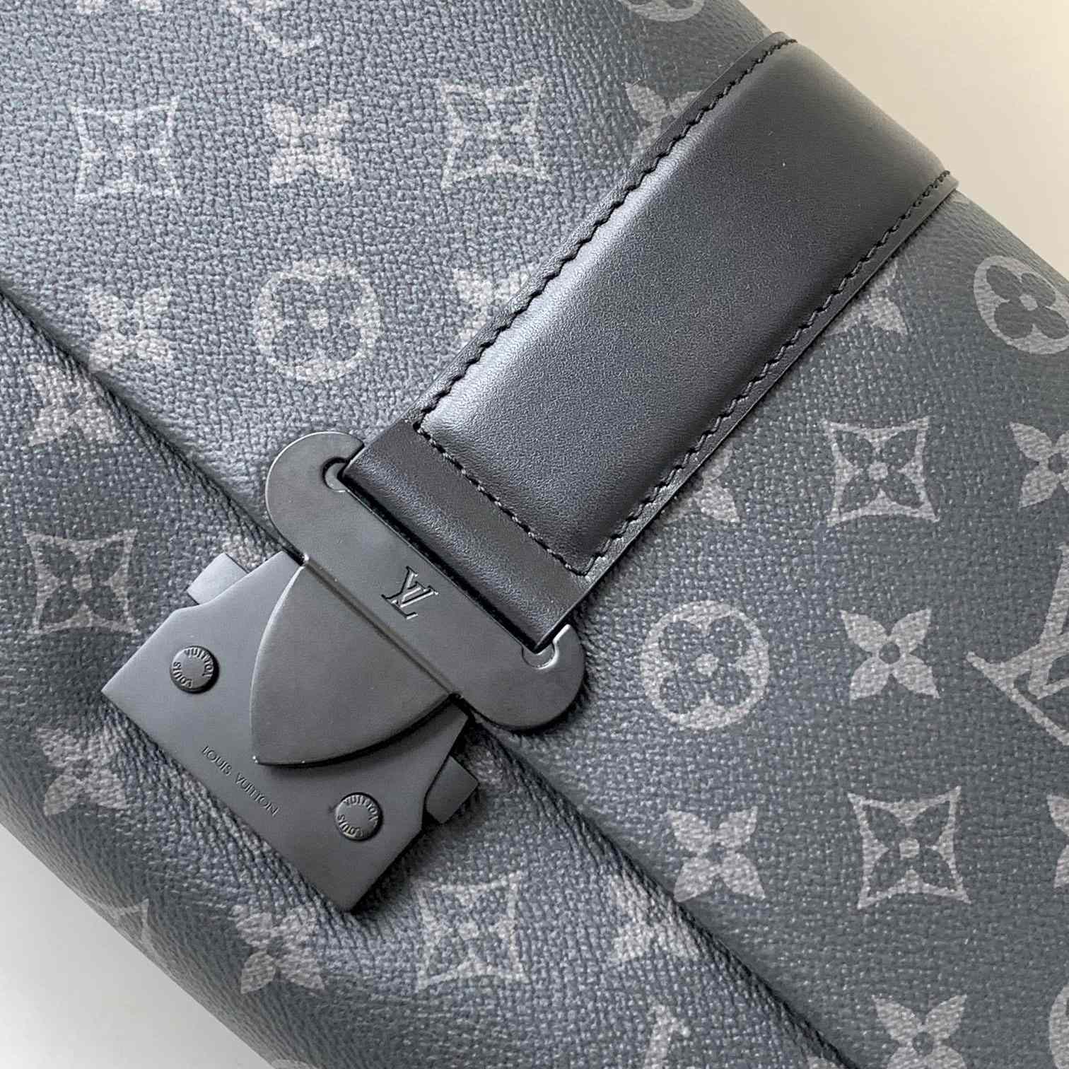 Louis Vuitton S-Cape Messenger   M46794 - PerfectKickZ