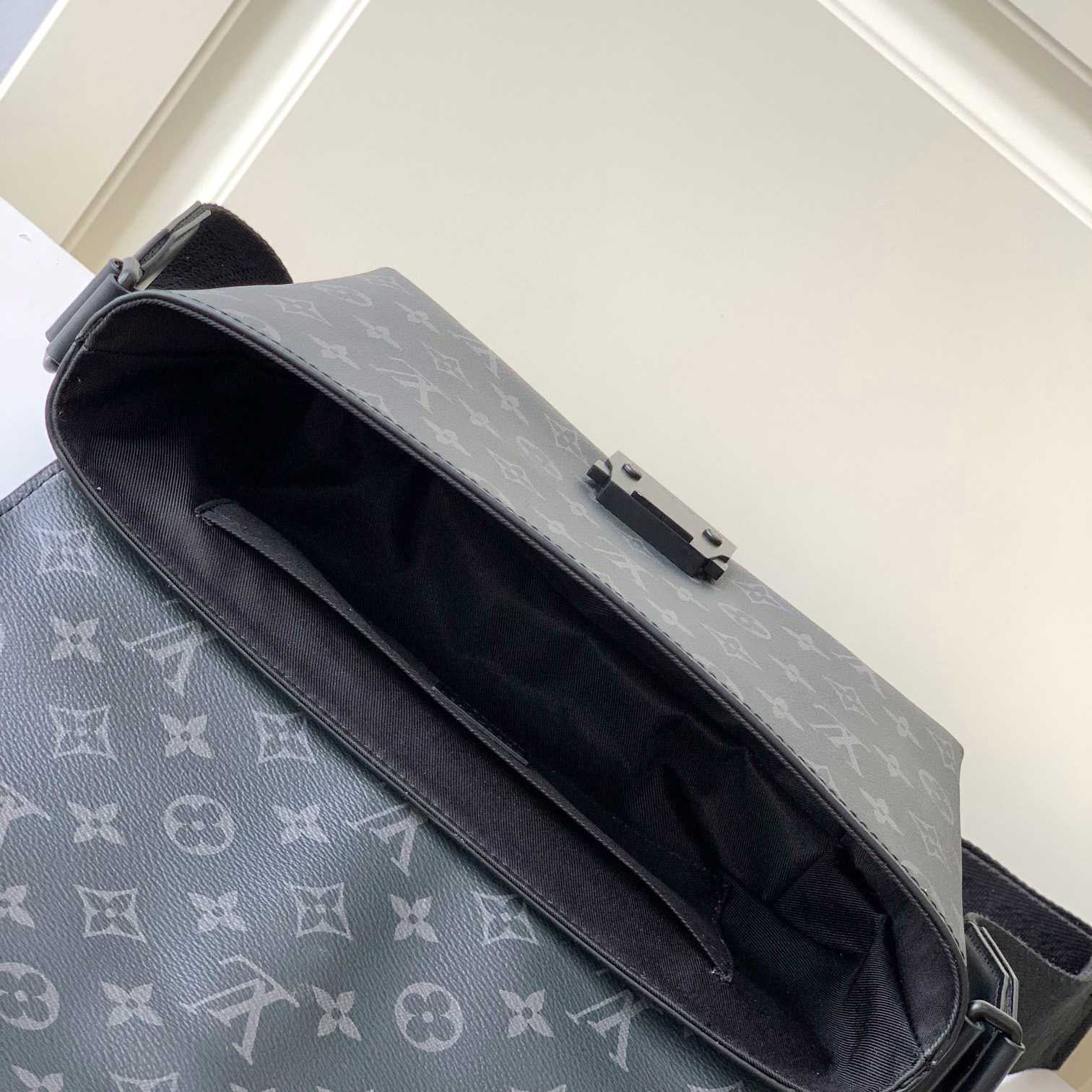 Louis Vuitton S-Cape Messenger   M46794 - PerfectKickZ