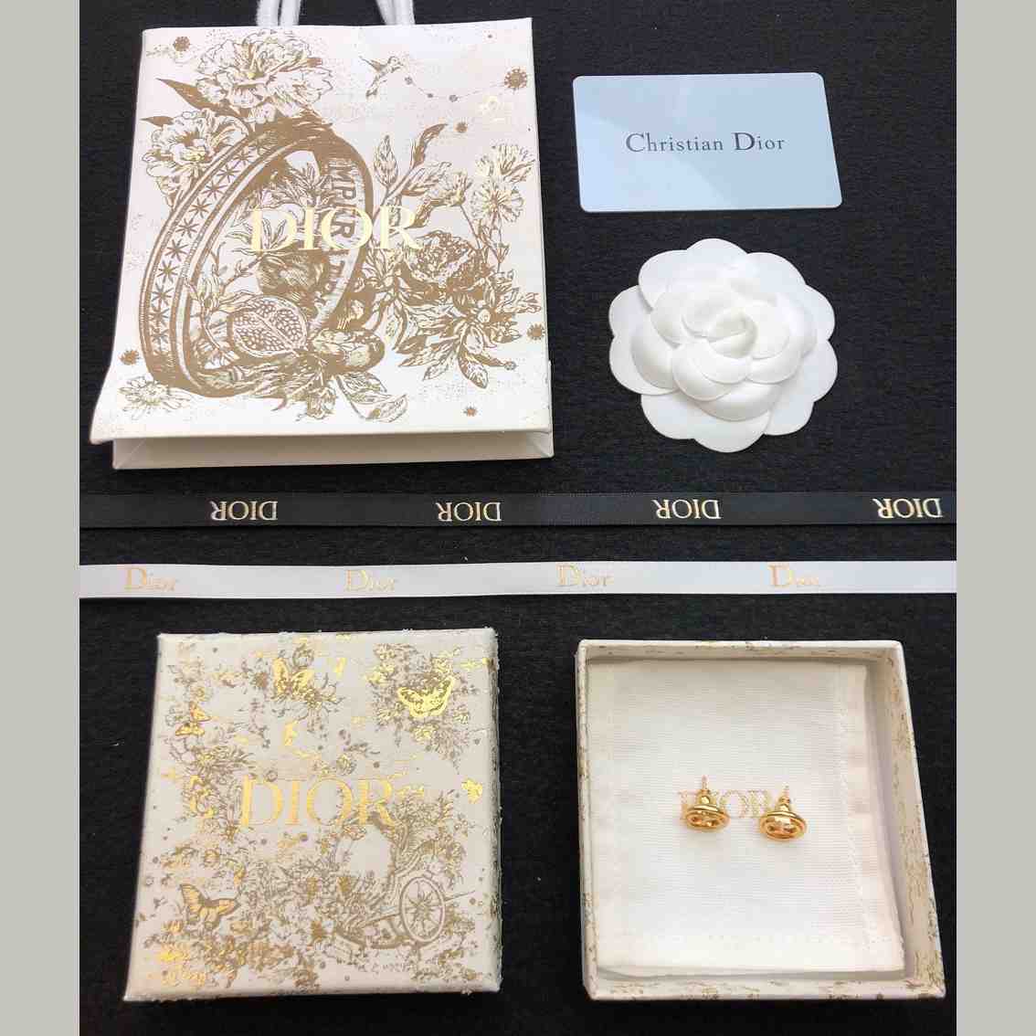 Dior 30 Montaigne Stud Earrings - PerfectKickZ
