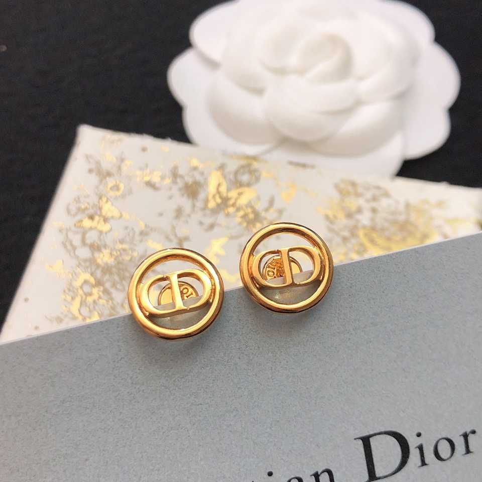 Dior 30 Montaigne Stud Earrings - PerfectKickZ