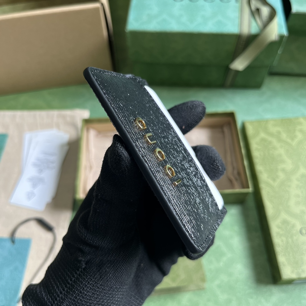 Gucci Card Case With Gucci Script - 