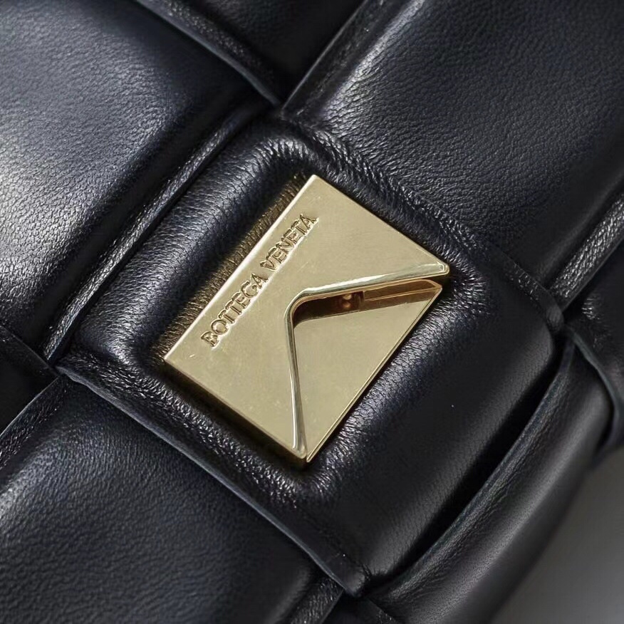 Bottega Veneta Padded Cassette Bag(26*18*8CM) - PerfectKickZ