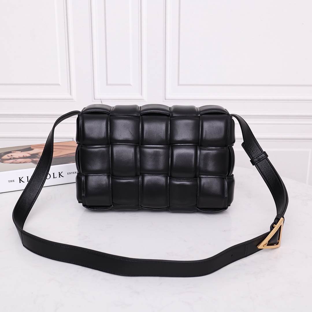 Bottega Veneta Padded Cassette Bag(26*18*8CM) - PerfectKickZ