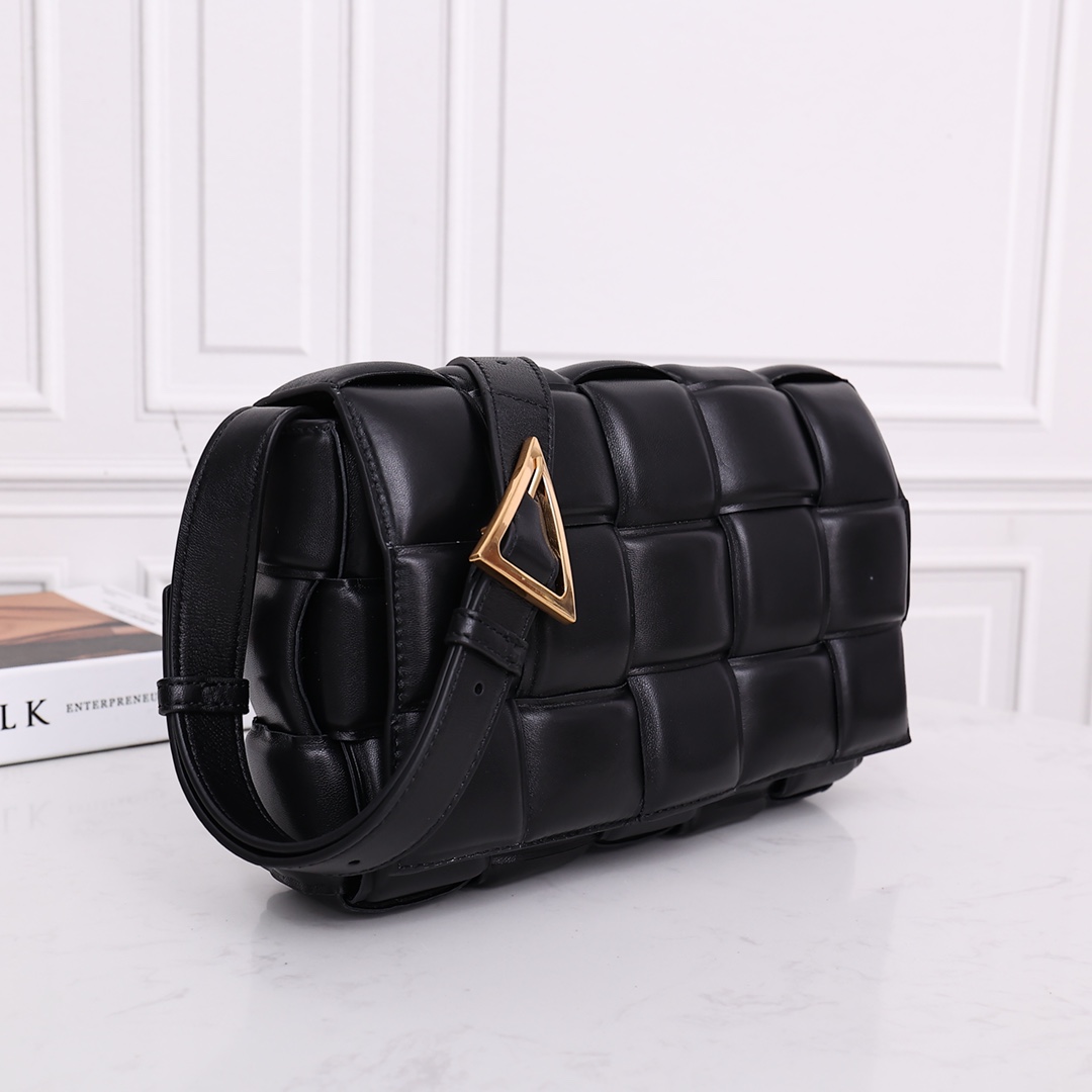 Bottega Veneta Padded Cassette Bag(26*18*8CM) - PerfectKickZ