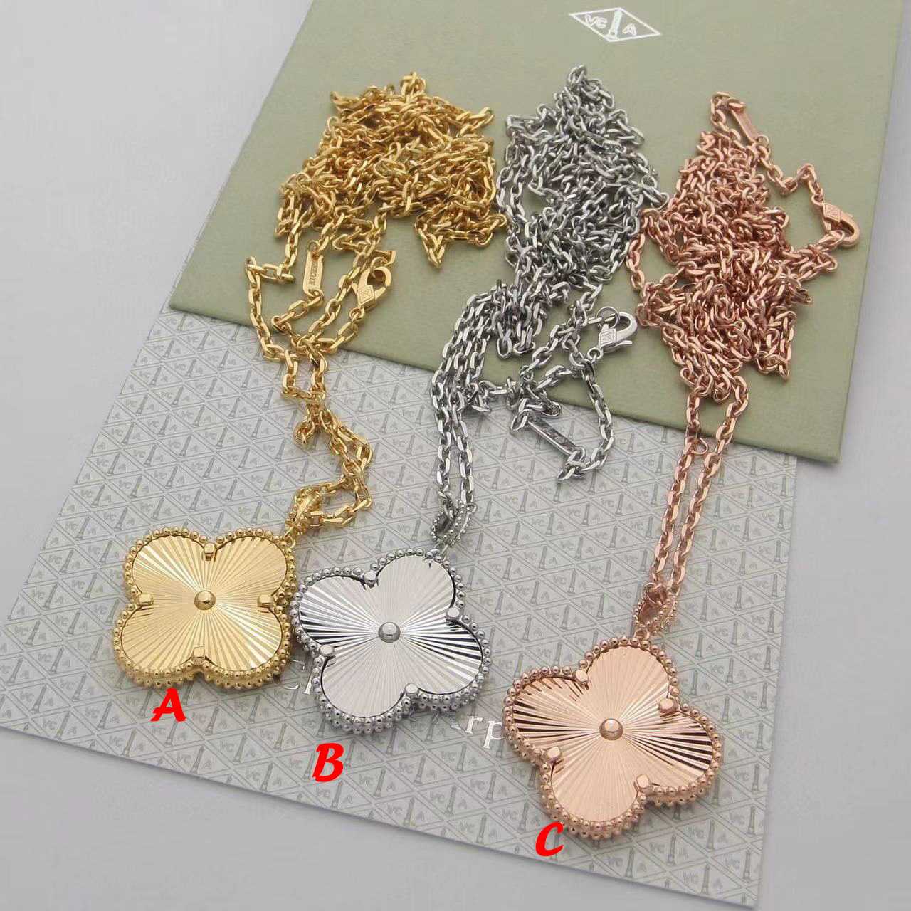 Van Cleef & Arpels Necklace - PerfectKickZ