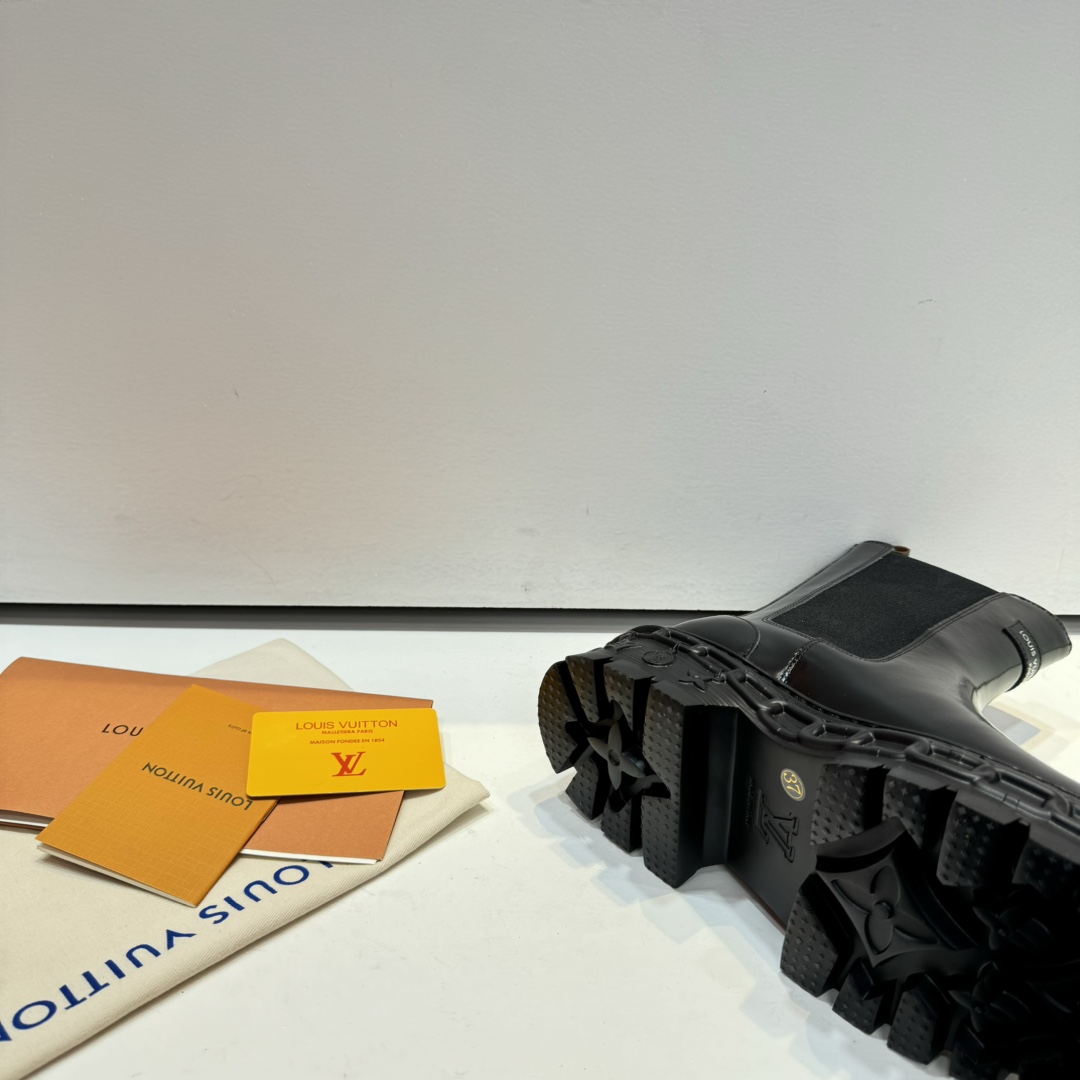 Louis Vuitton LV Record Chelsea Boot - PerfectKickZ