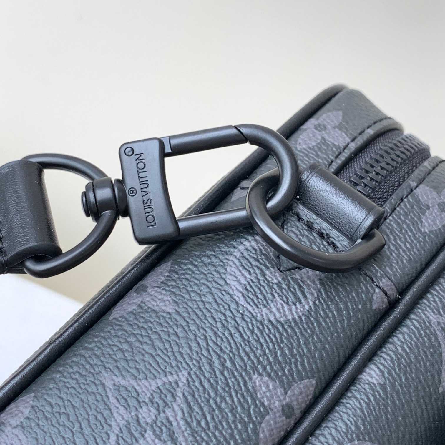 Louis Vuitton Steamer Messenger   M46795 - PerfectKickZ