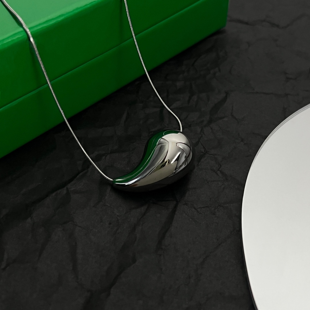 Bottega Veneta Drop Pendant Necklace - PerfectKickZ