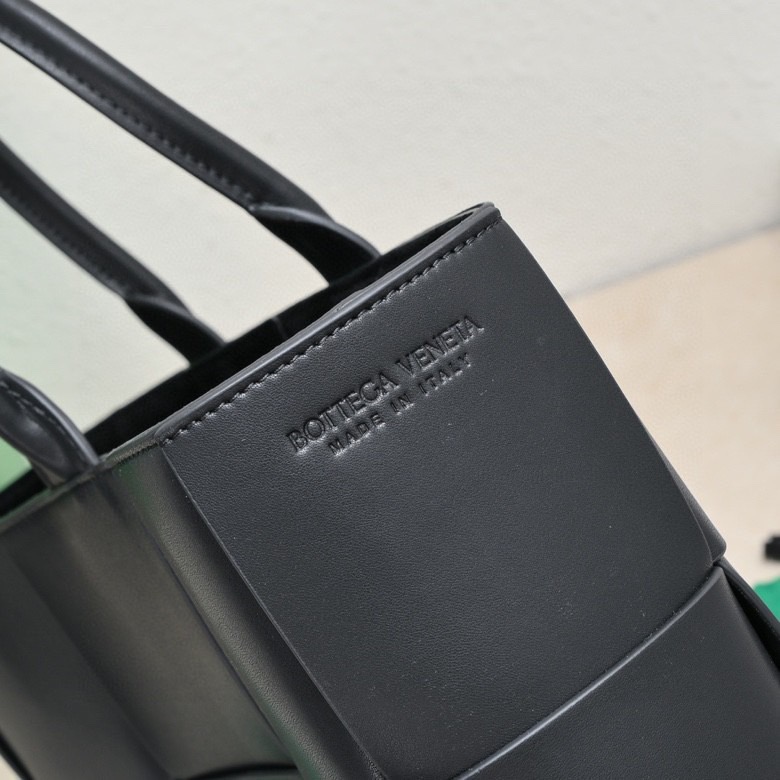 Bottega Veneta Small Arco Tote Bag With Strap - PerfectKickZ
