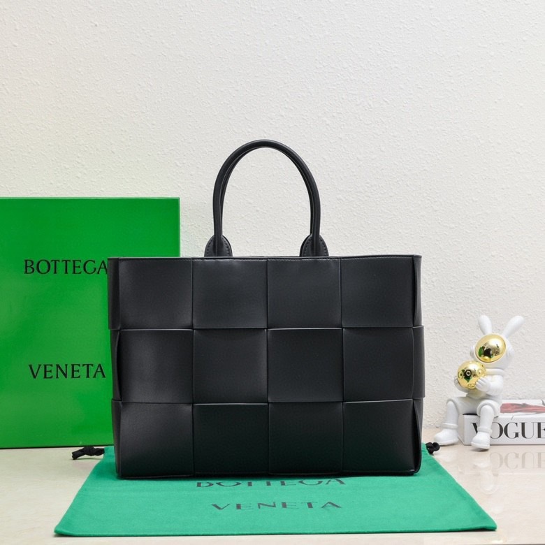 Bottega Veneta Small Arco Tote Bag With Strap - PerfectKickZ