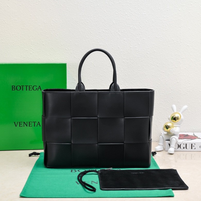 Bottega Veneta Small Arco Tote Bag With Strap - PerfectKickZ