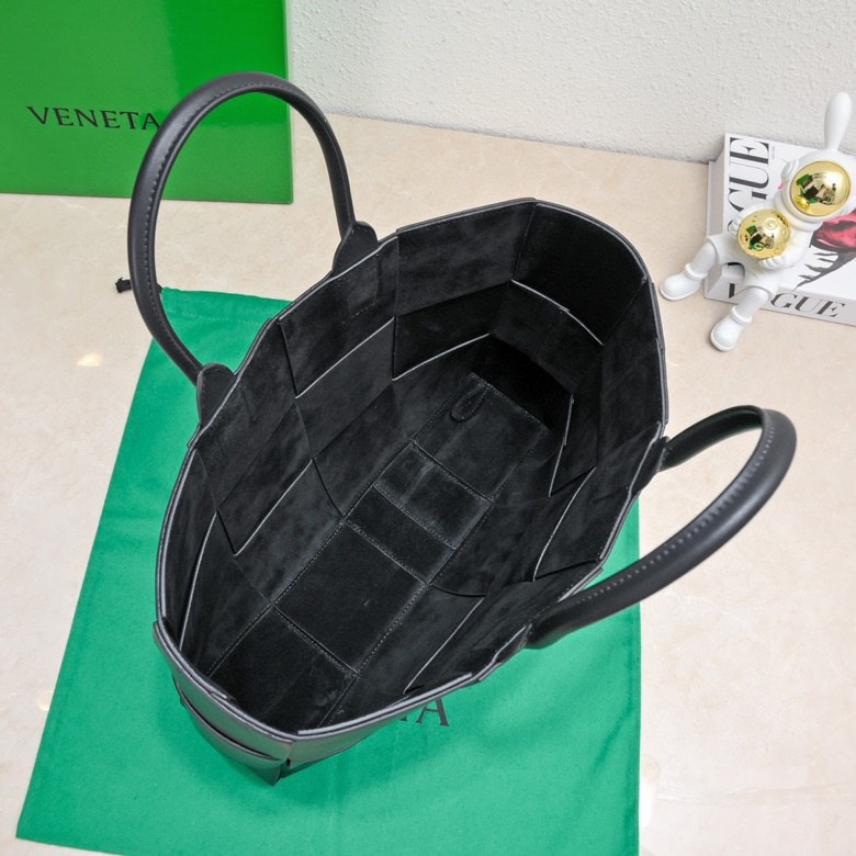 Bottega Veneta Small Arco Tote Bag With Strap - PerfectKickZ