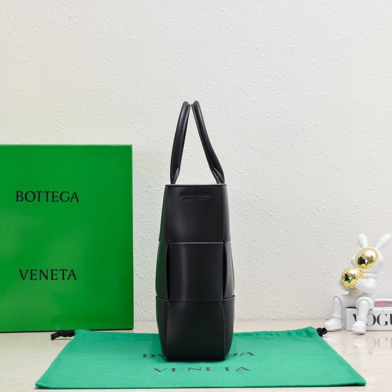 Bottega Veneta Small Arco Tote Bag With Strap - PerfectKickZ