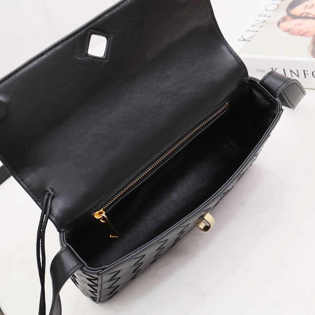 Bottega Veneta Mini Andiamo Cross-Body Bag - PerfectKickZ