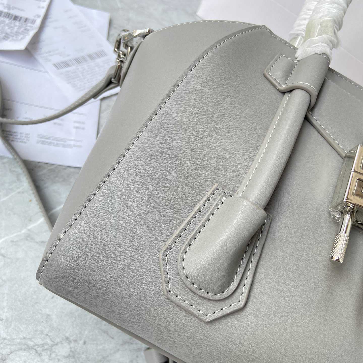 Givenchy Mini Antigona Lock Bag (23*27*13cm) - PerfectKickZ
