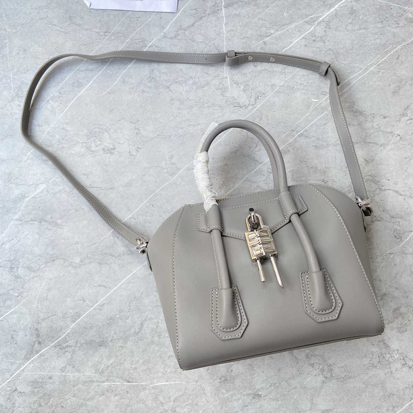 Givenchy Mini Antigona Lock Bag (23*27*13cm) - PerfectKickZ