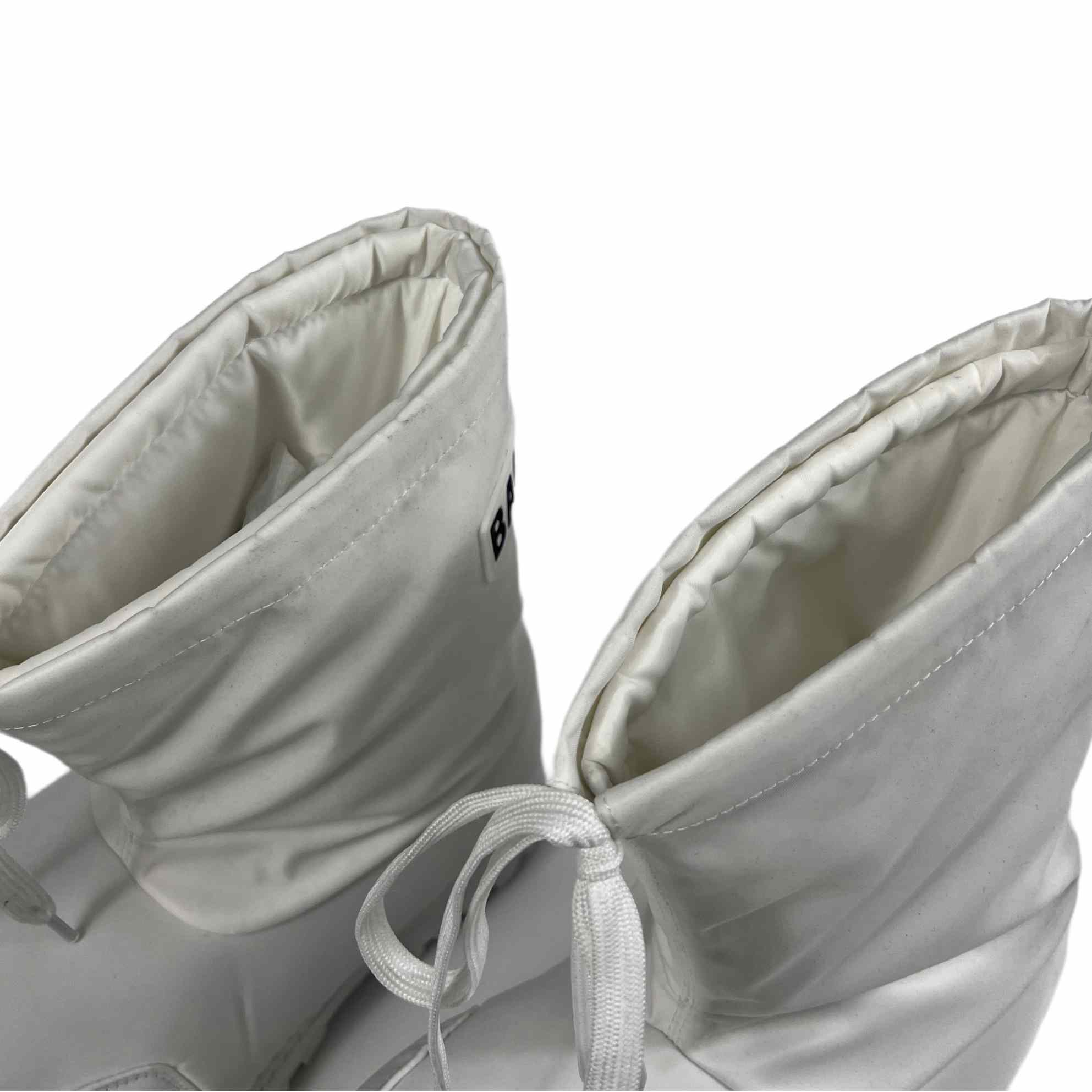 Balenciaga Alaska Low Boot In White Nylon - PerfectKickZ