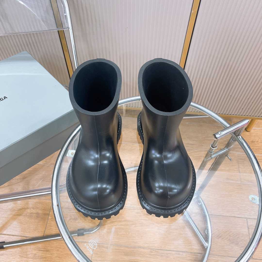 Balenciaga Steroid Bootie In Black - 