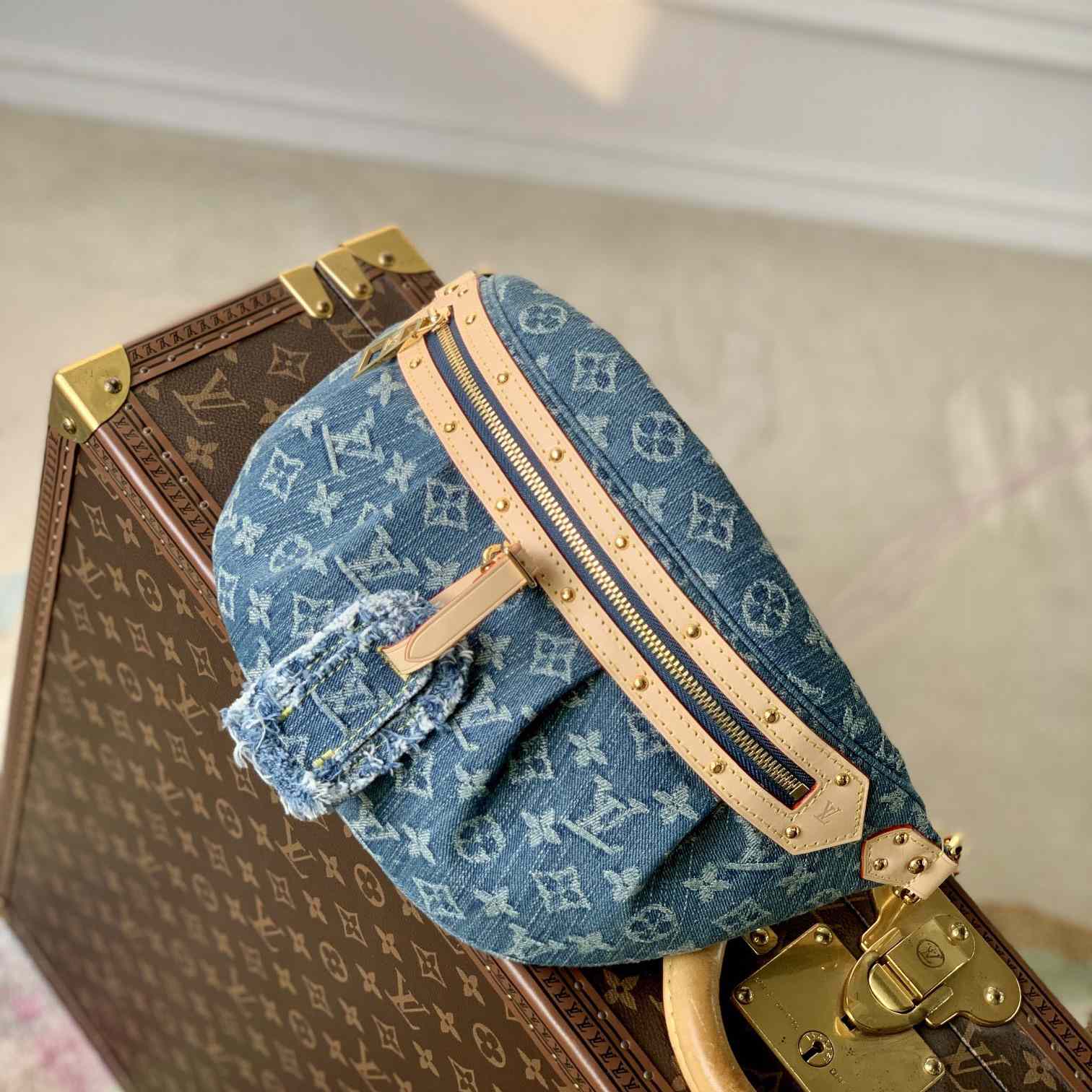 Louis Vuitton High Rise      M46837 - PerfectKickZ