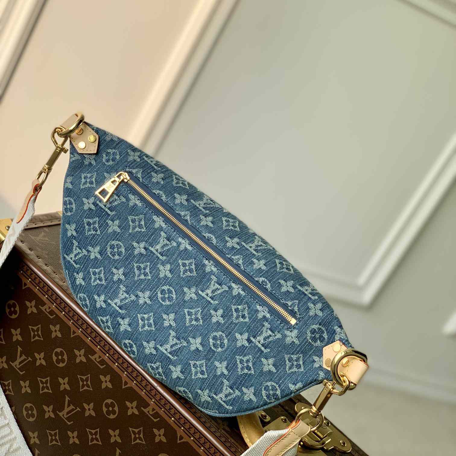 Louis Vuitton High Rise      M46837 - PerfectKickZ