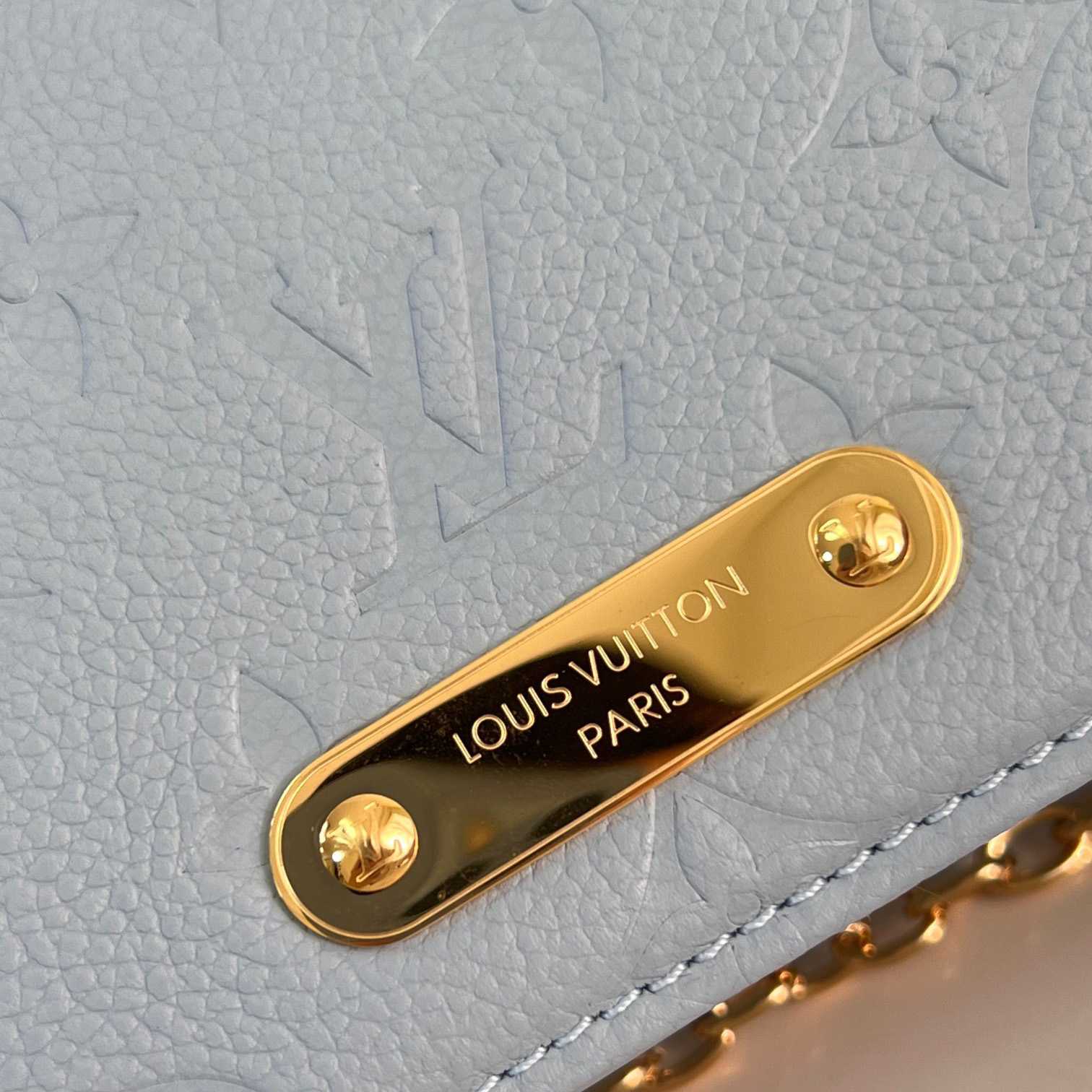 Louis Vuitton Wallet On Chain Lily    M83233 - PerfectKickZ