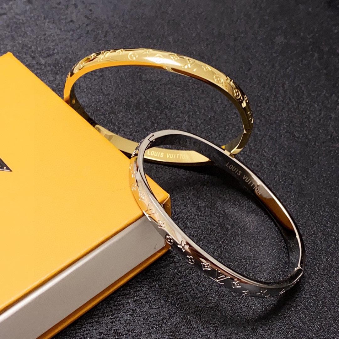 Louis Vuitto Nanogram Bracelet  M1029 - PerfectKickZ