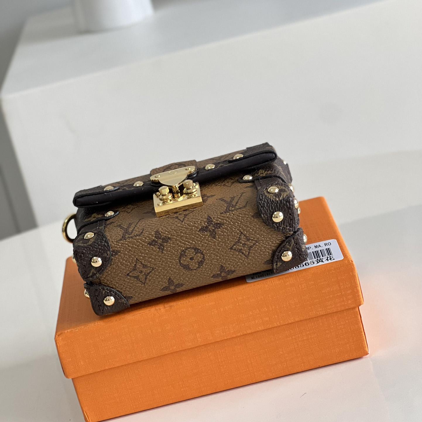 Louis Vuitton Essential Trunk   7.5 x 10.5 x 4cm   M68566 - 