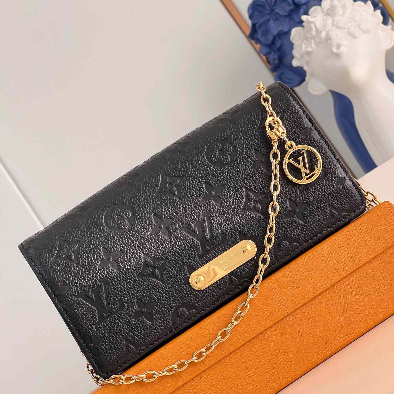 Louis Vuitton Wallet On Chain Lily    M46919 - PerfectKickZ