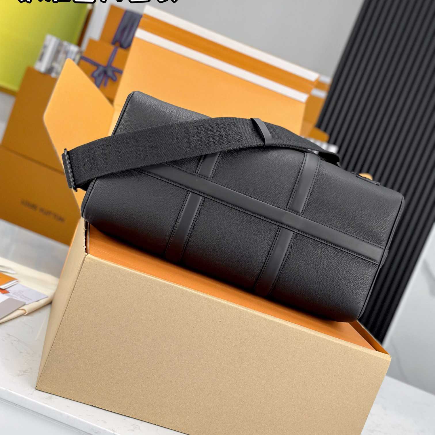 Louis Vuitton Keepall Bandoulière 40   M57088 - PerfectKickZ