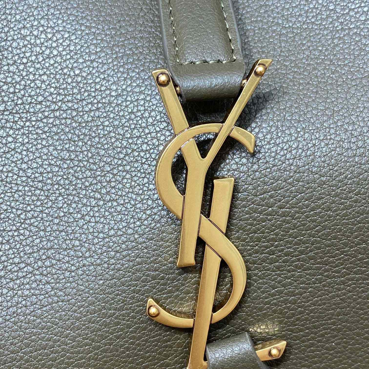 Saint Laurent LE 5 À 7 Supple Small In Grained Leather - 
