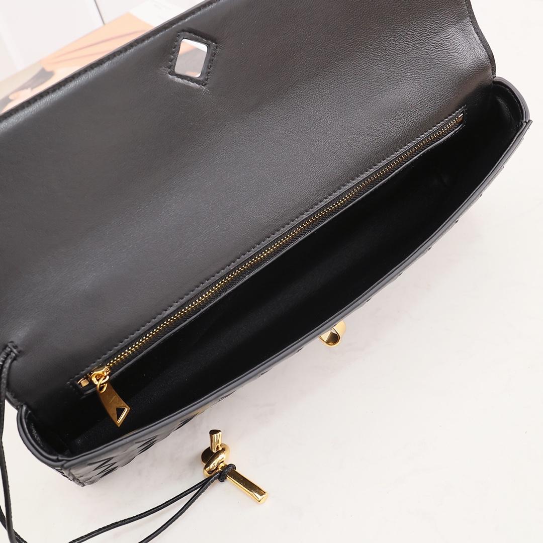 Bottega Veneta Long Clutch Andiamo With Handle - PerfectKickZ