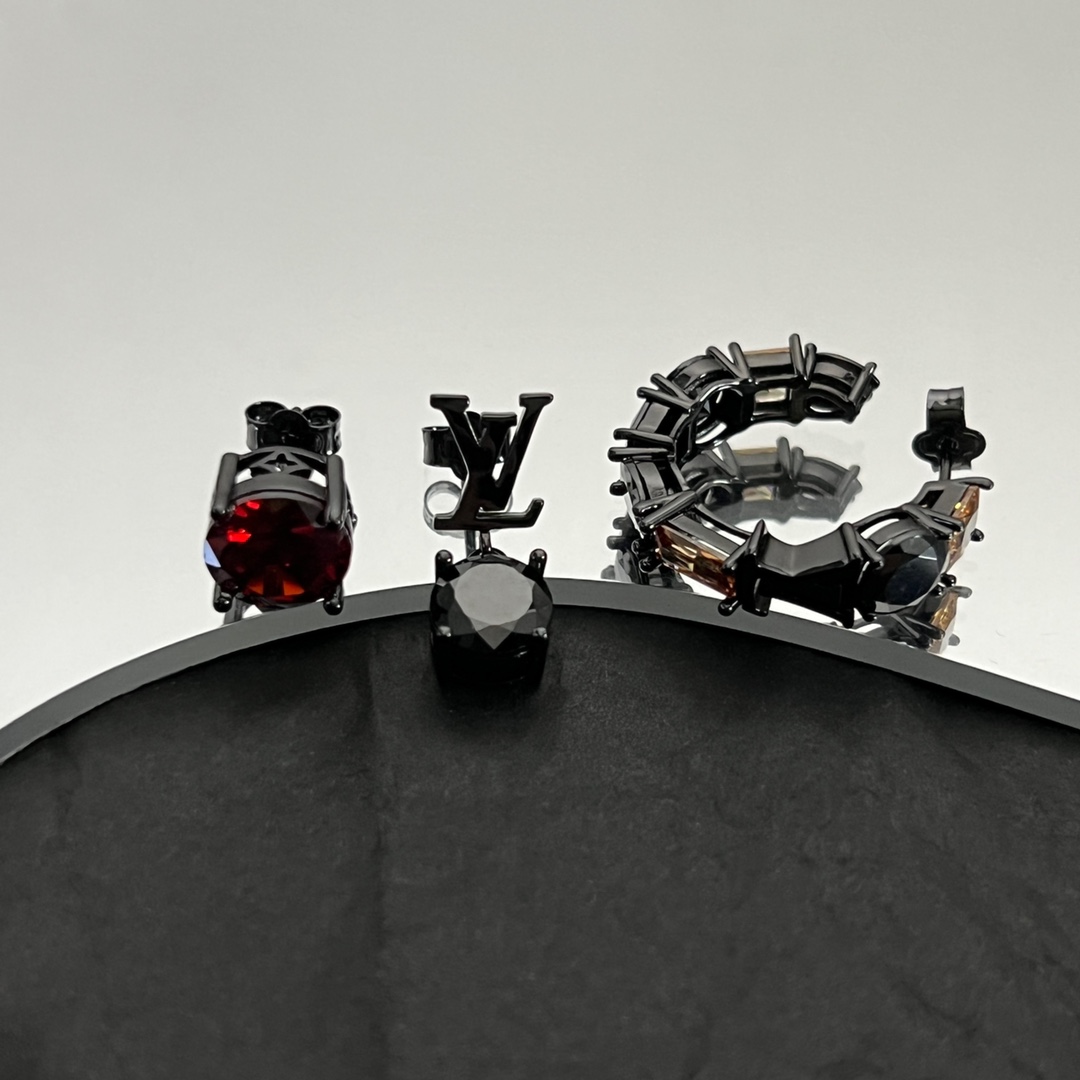 Louis Vuitto LV Light Set Of Earrings     M01405 - PerfectKickZ