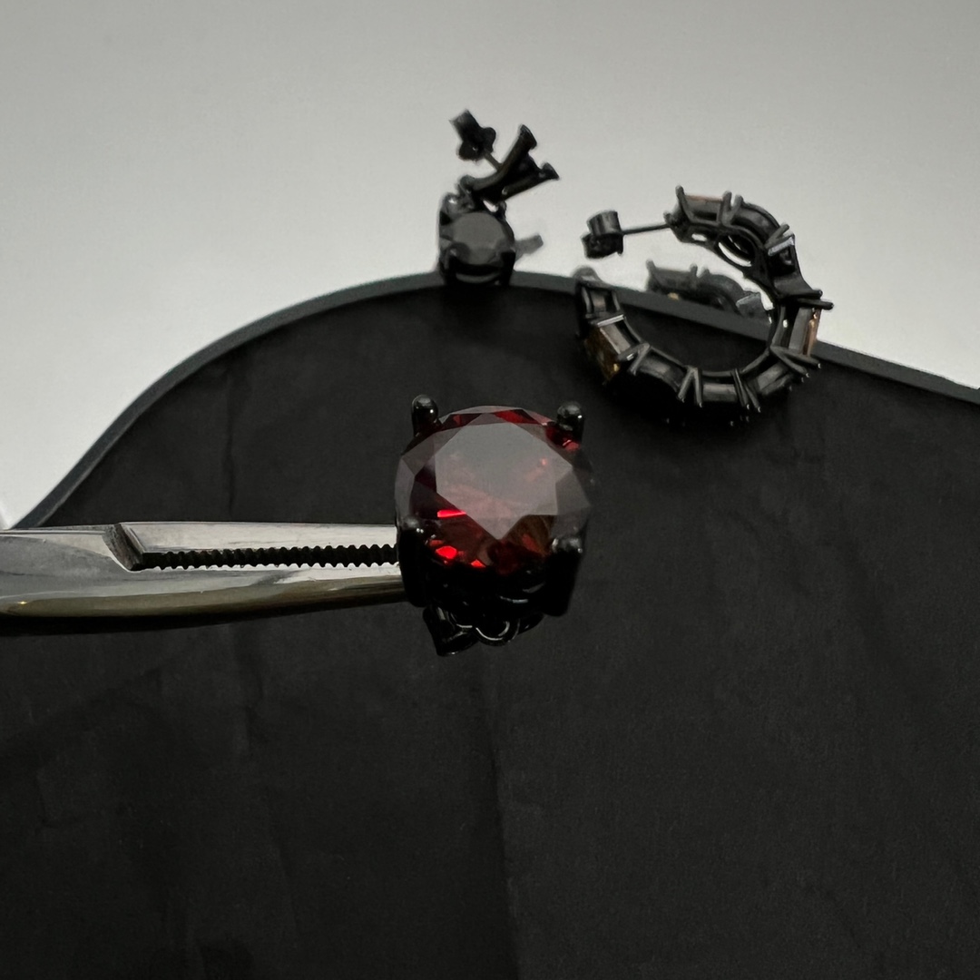 Louis Vuitto LV Light Set Of Earrings     M01405 - PerfectKickZ