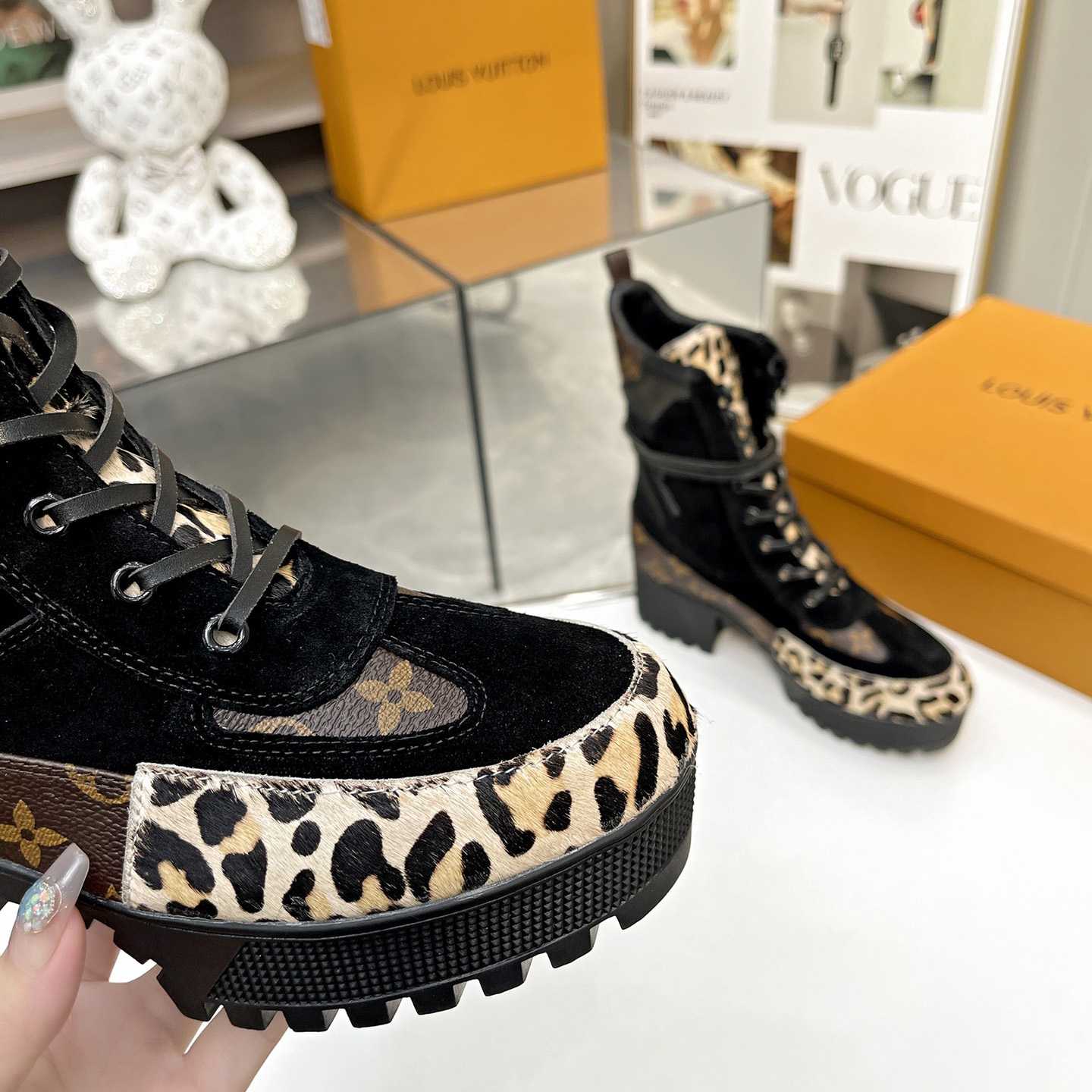 Louis Vuitton Laureate Platform Desert Boot - 