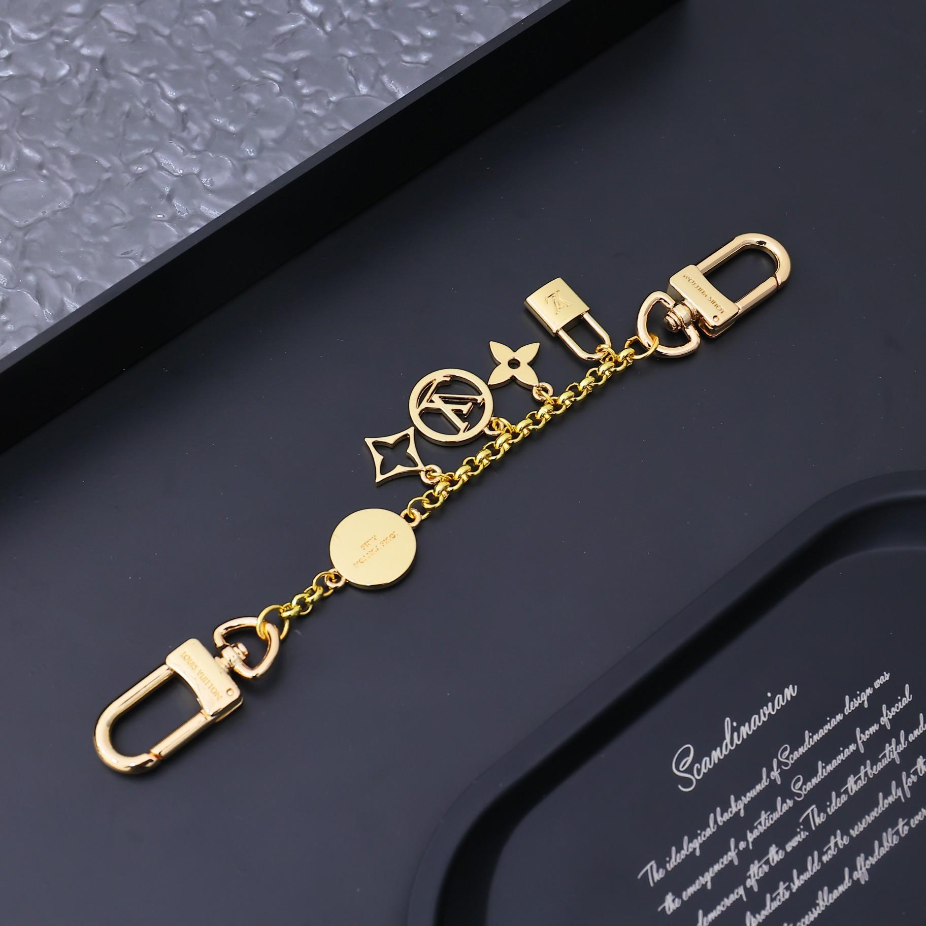 Louis Vuitton LV Iconic Heart Bag Charm    M01421 - PerfectKickZ