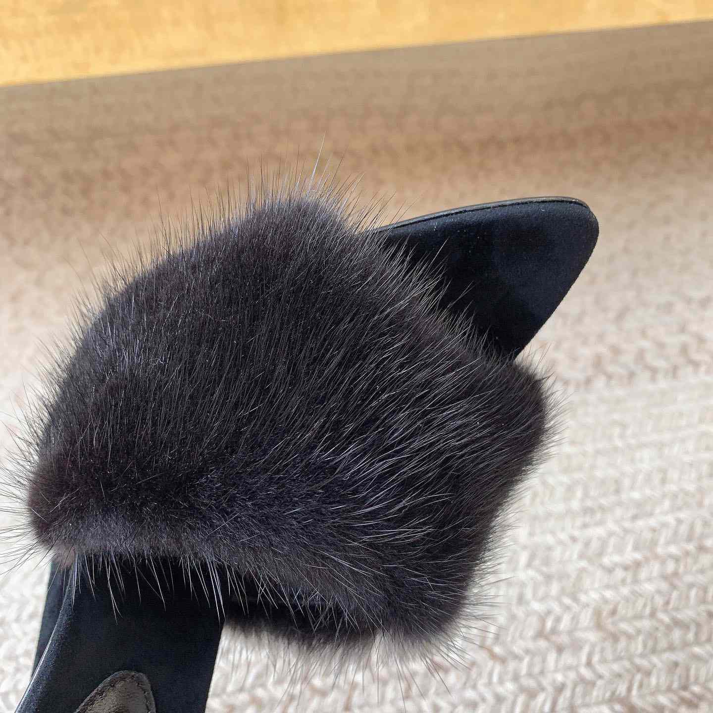 Saint Laurent LA 16 Mules In Animal-Free Fur And Suede  - 