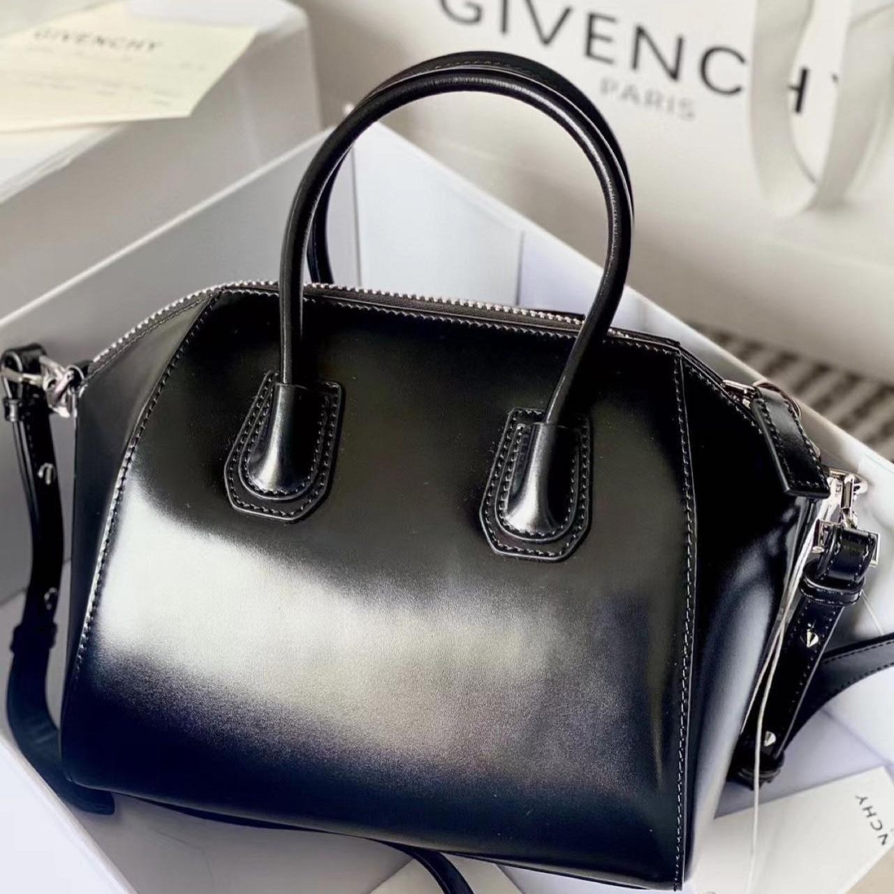 Givenchy Antigona Tote  22-27-13cm - PerfectKickZ