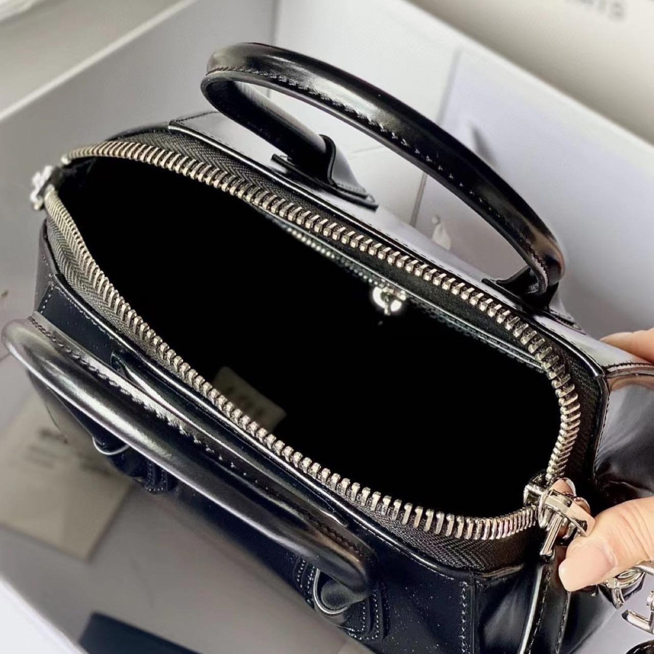 Givenchy Antigona Tote  22-27-13cm - PerfectKickZ