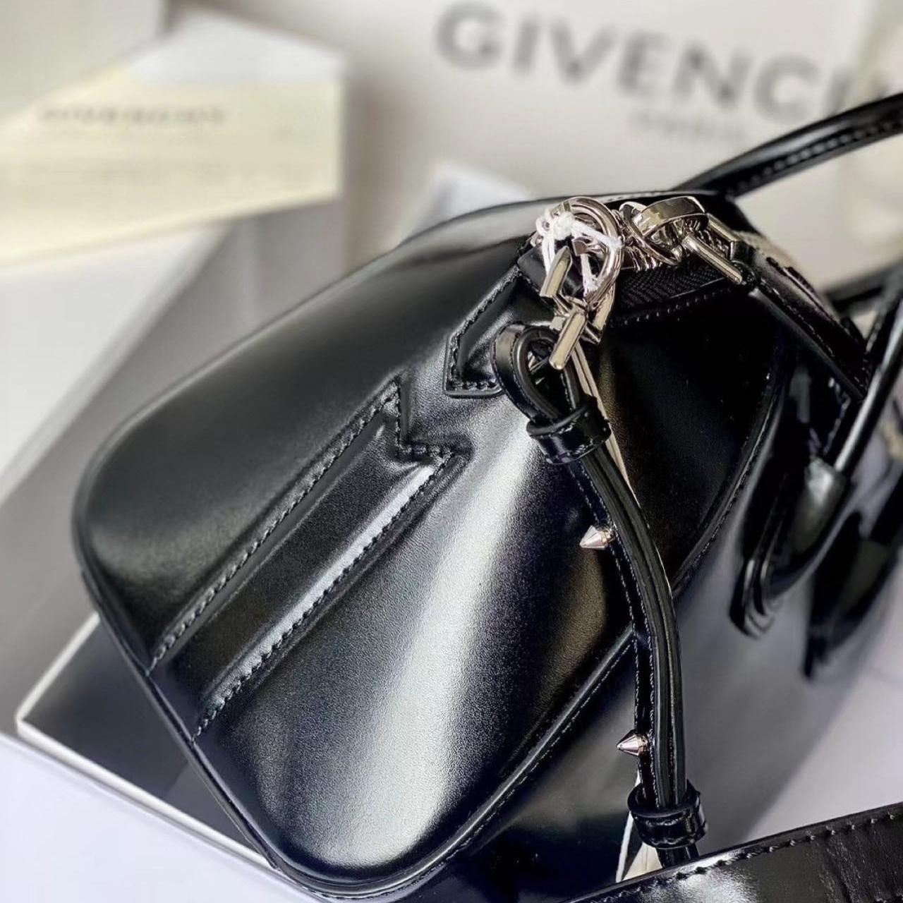 Givenchy Antigona Tote  22-27-13cm - PerfectKickZ