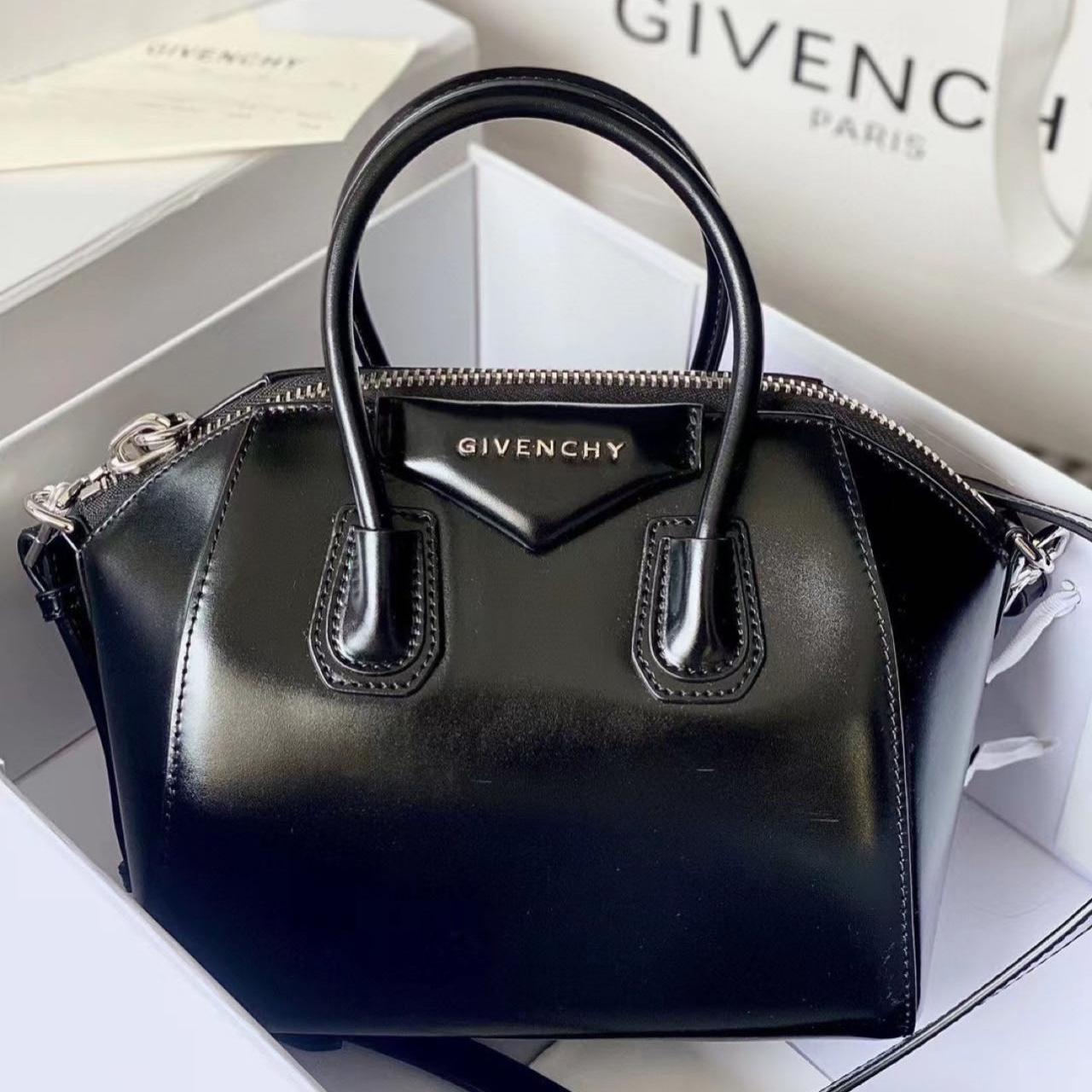 Givenchy Antigona Tote  22-27-13cm - PerfectKickZ