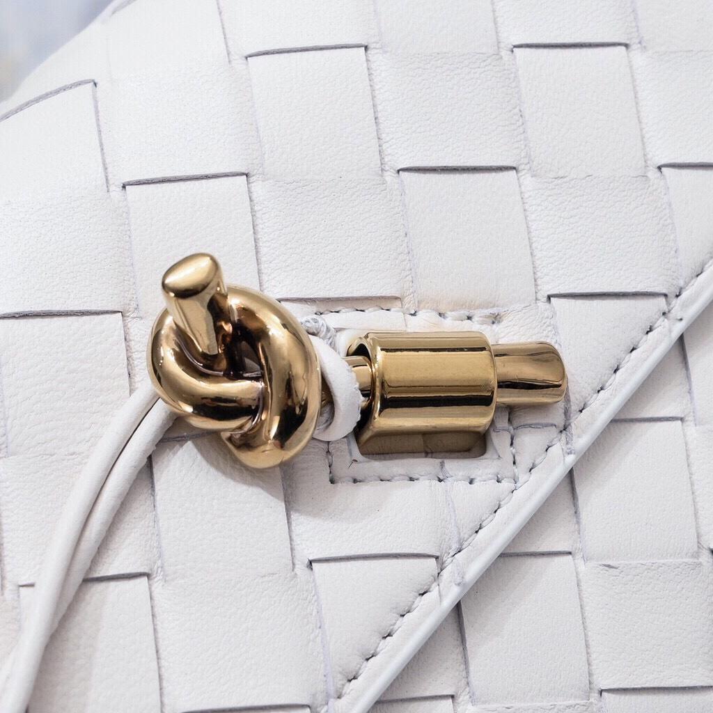 Bottega Veneta Long Clutch Andiamo With Handle - PerfectKickZ