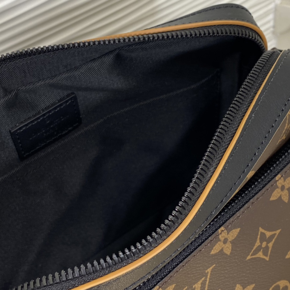 Louis Vuitton Trio Messenger    M46694 - PerfectKickZ