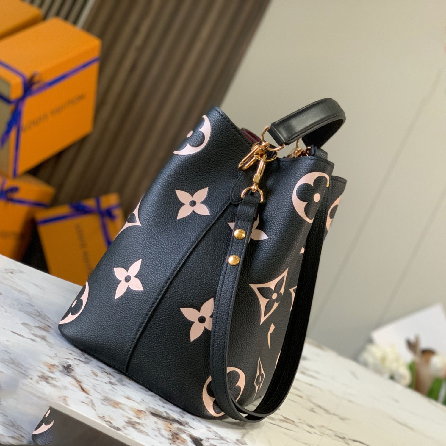 Louis Vuitton Néonoé MM  (26*26*17.5 cm) M45497 - PerfectKickZ