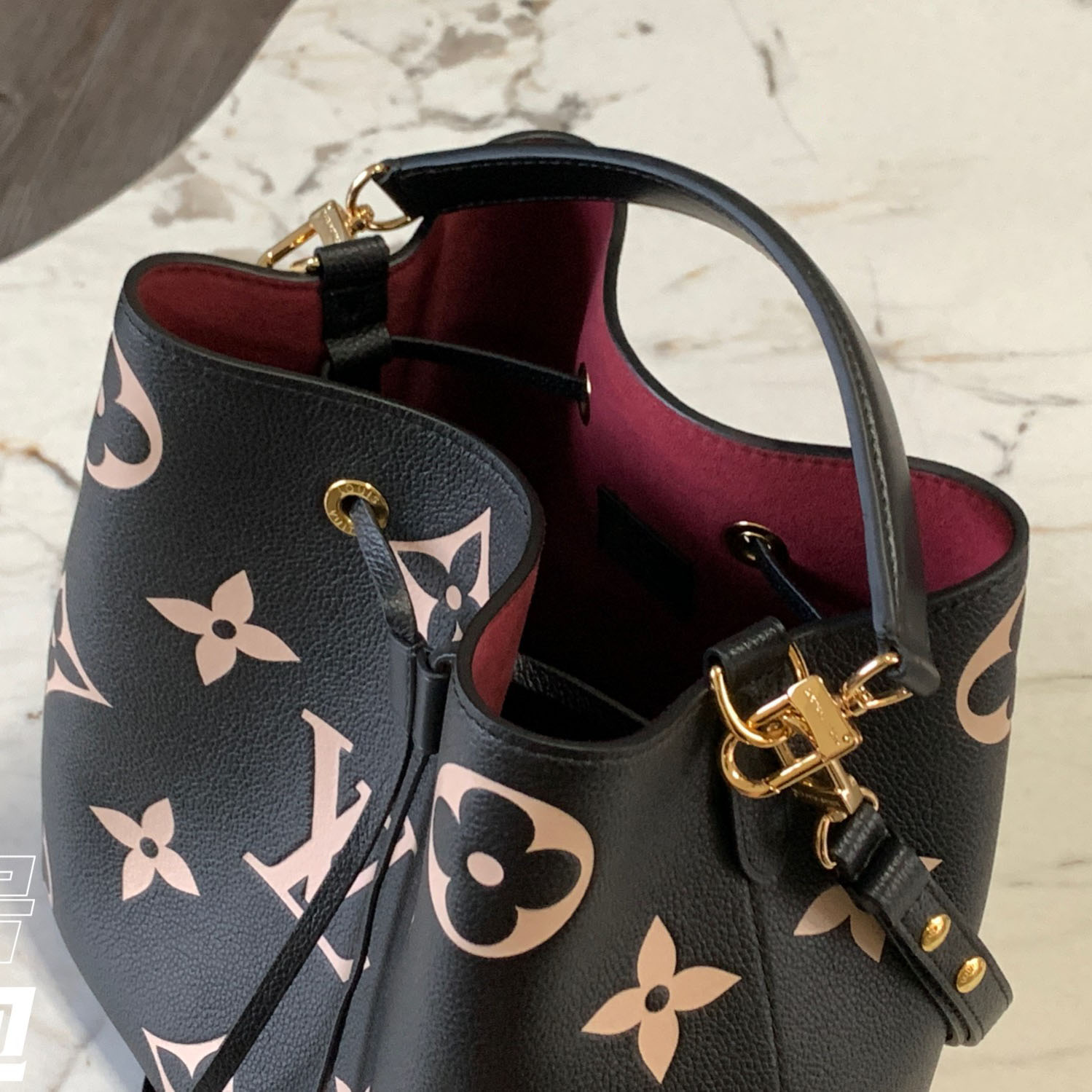 Louis Vuitton Néonoé MM  (26*26*17.5 cm) M45497 - PerfectKickZ