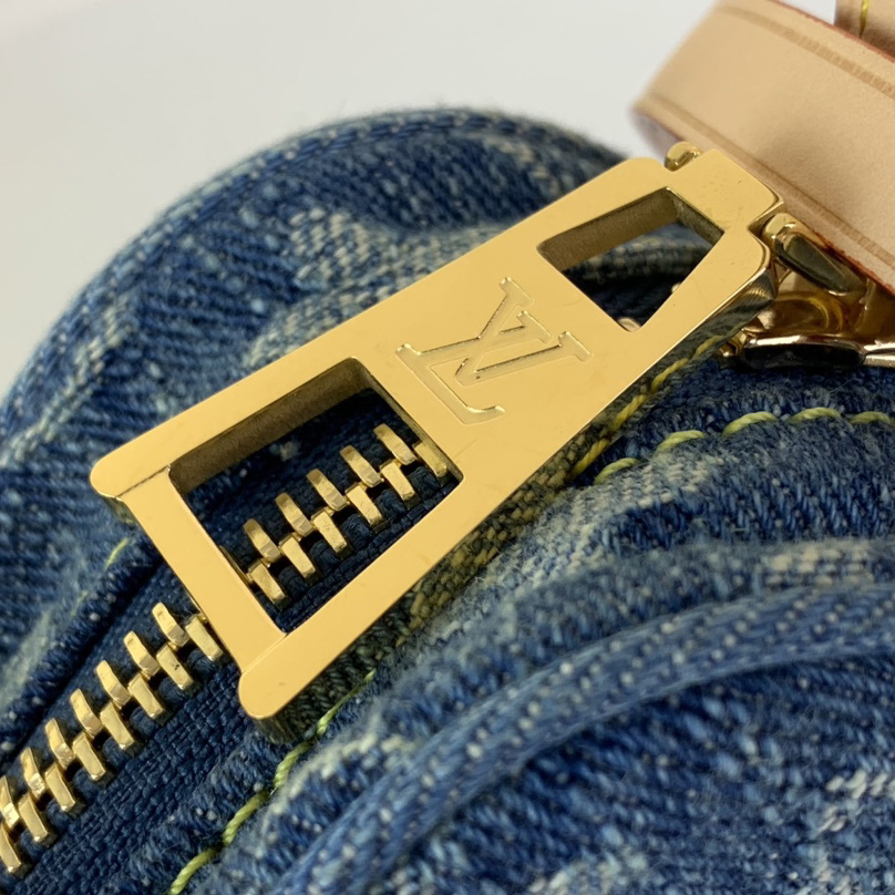 Louis Vuitton Croissant MM   M46856 - PerfectKickZ