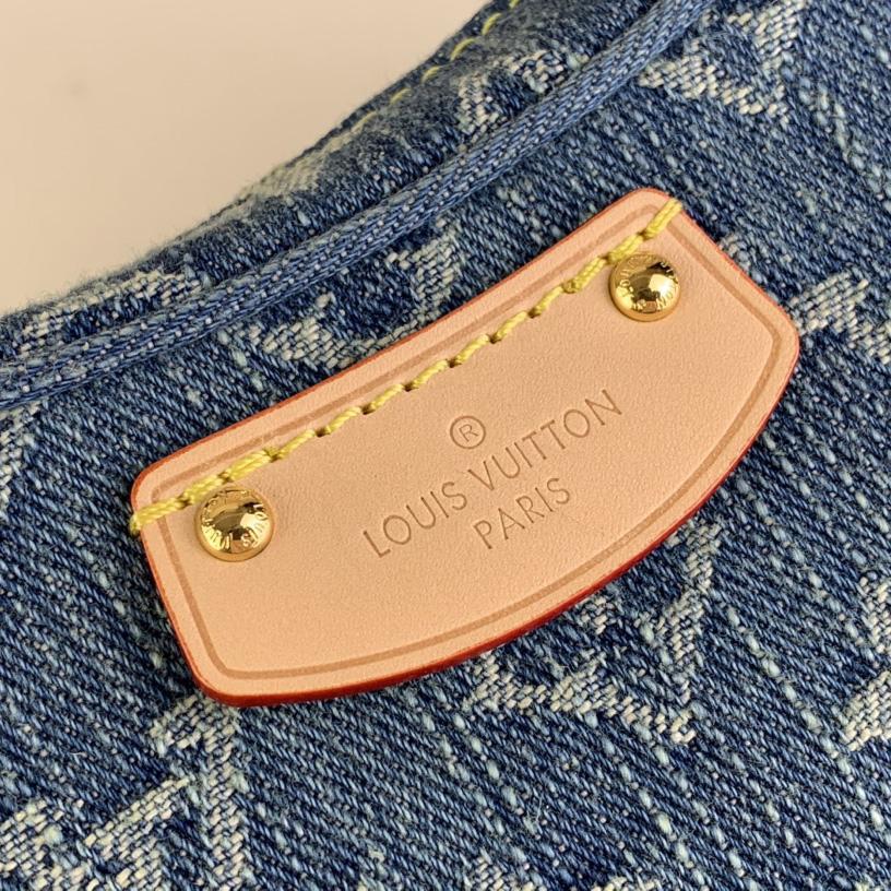 Louis Vuitton Croissant MM   M46856 - PerfectKickZ